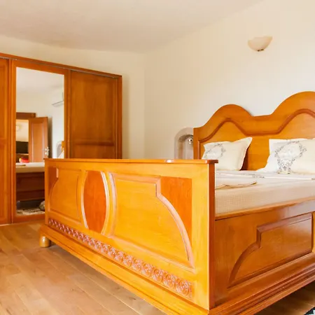 Pietra Mare 4* Petrovac