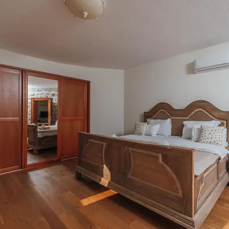 Pietra Mare 4* Petrovac