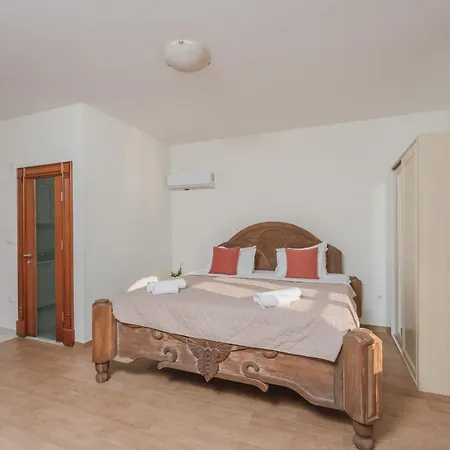 Pietra Mare 4*
