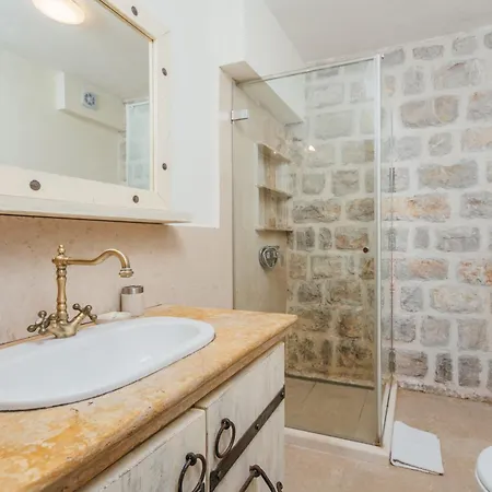 Pietra Mare 4* Petrovac